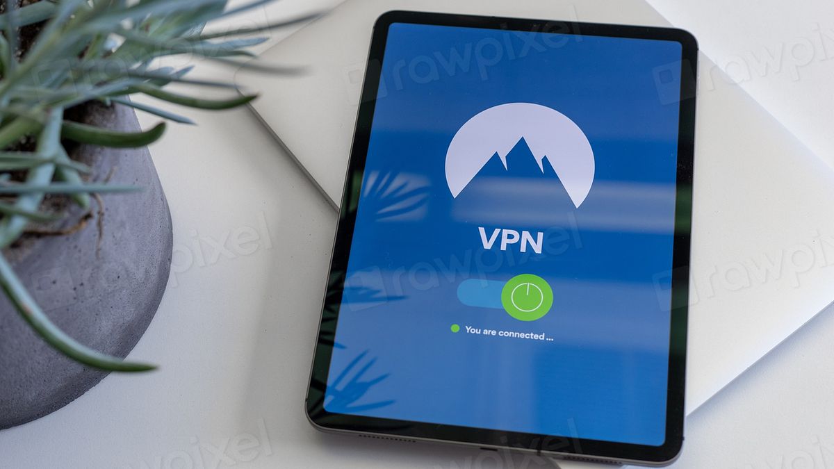 绿茶VPN 安全防护中心与加密连接示意设备